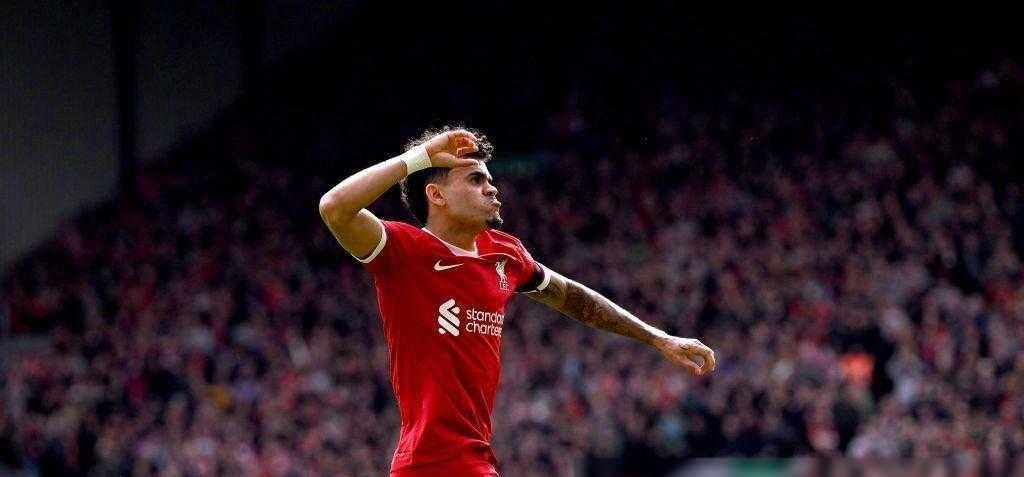 爱游戏热门游戏重返赛场引发热议！，萨拉赫在巴塞罗那比赛中重返赛场再创辉煌时刻的简单介绍