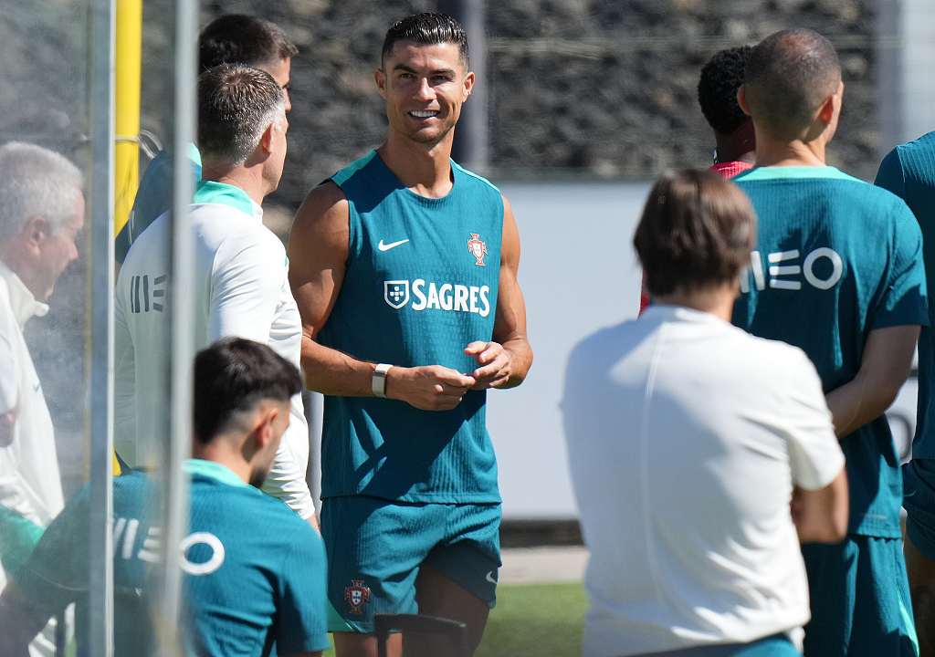 爱游戏2025必玩 拜仁hernandez 