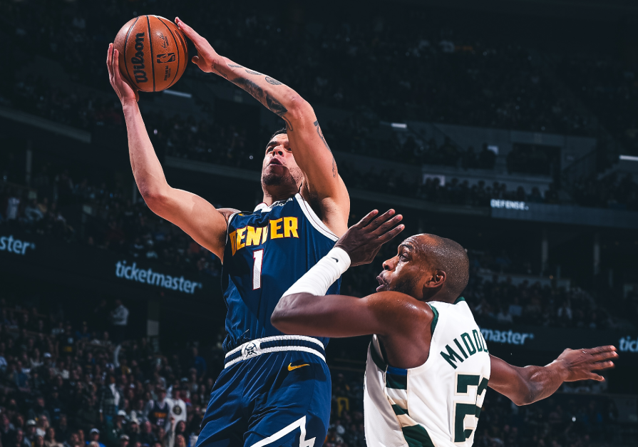 爱游戏精品手游合集关于字母哥焦点对战，穆雷与60激战G2分钟，晋级下一阶段胜负难料！赛场气氛高涨的信息