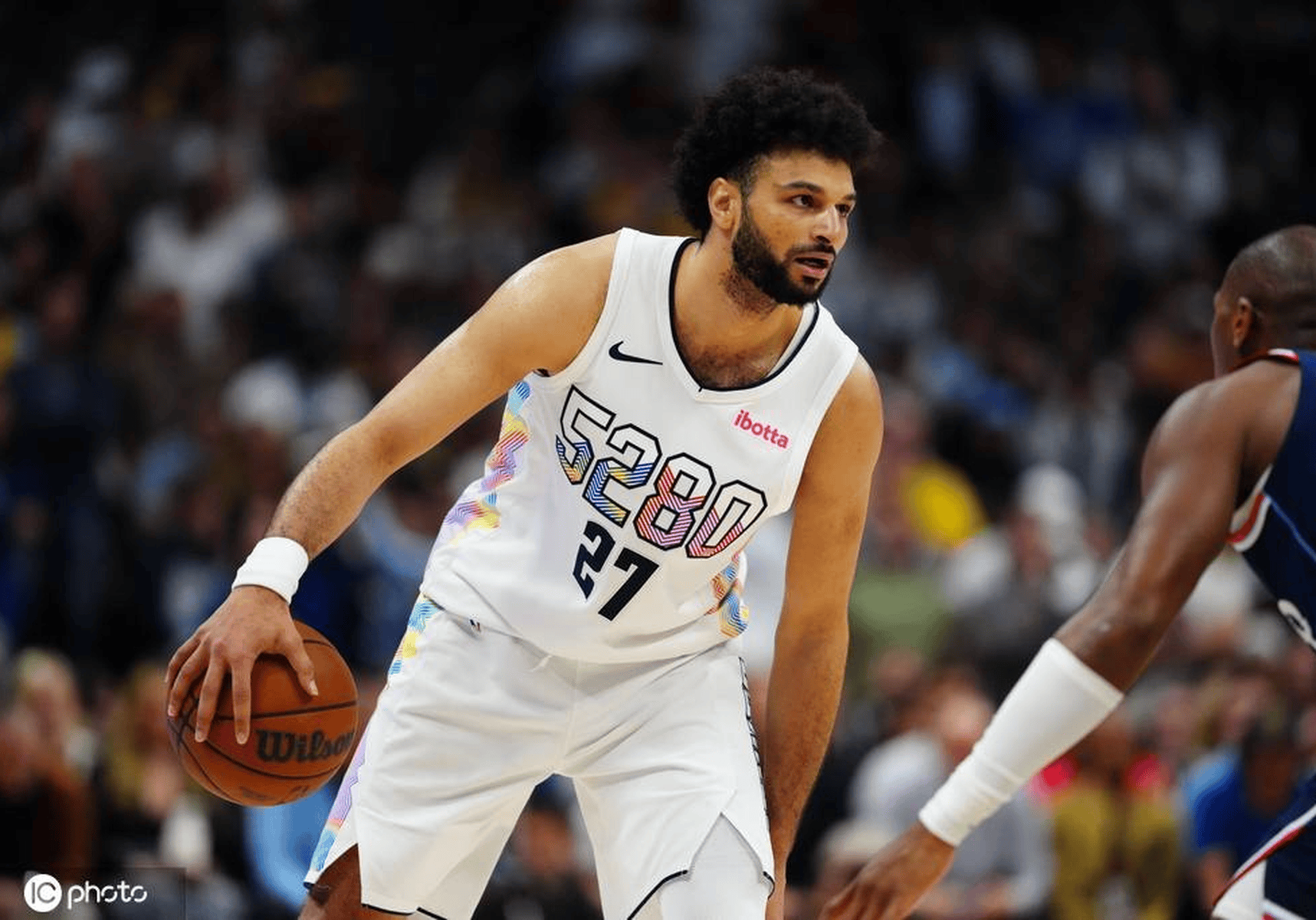 爱游戏精品手游合集关于穆雷重返赛场，出色防守首场状态出色，RNG观众沸腾！引发球迷热议的信息