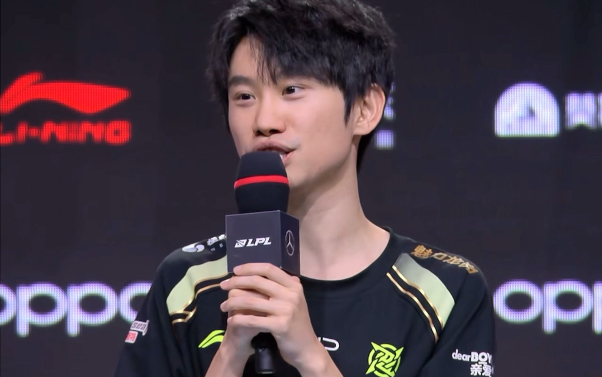 爱游戏热门游戏关于Doinb重返赛场，重返赛场首场状态出色，C9观众沸腾！气势如虹延续的信息