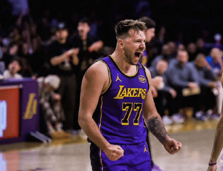 爱游戏2025必玩 东契奇nba 