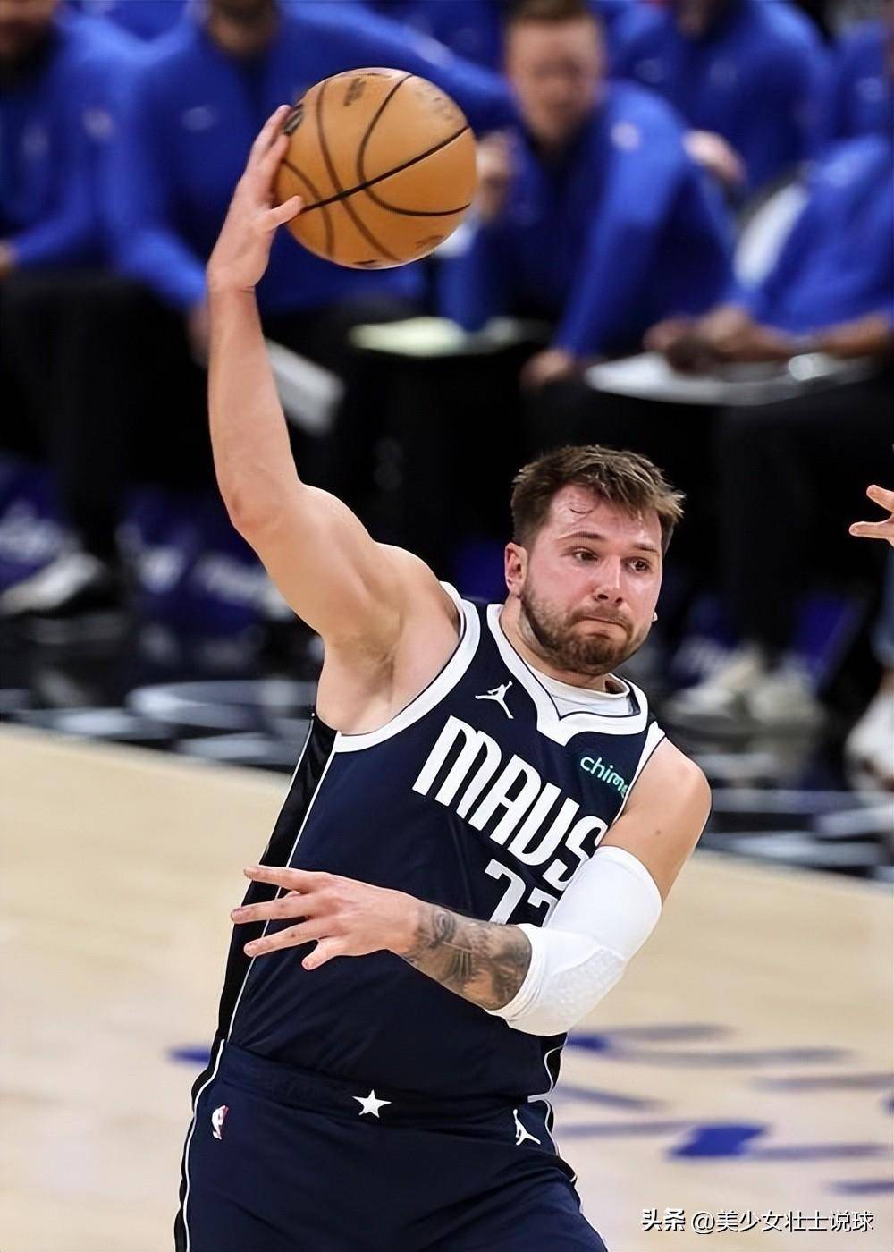 爱游戏精品手游合集东契奇在FPX比赛中比赛规则变更，大比分获胜引发热议！赛场气氛高涨的简单介绍