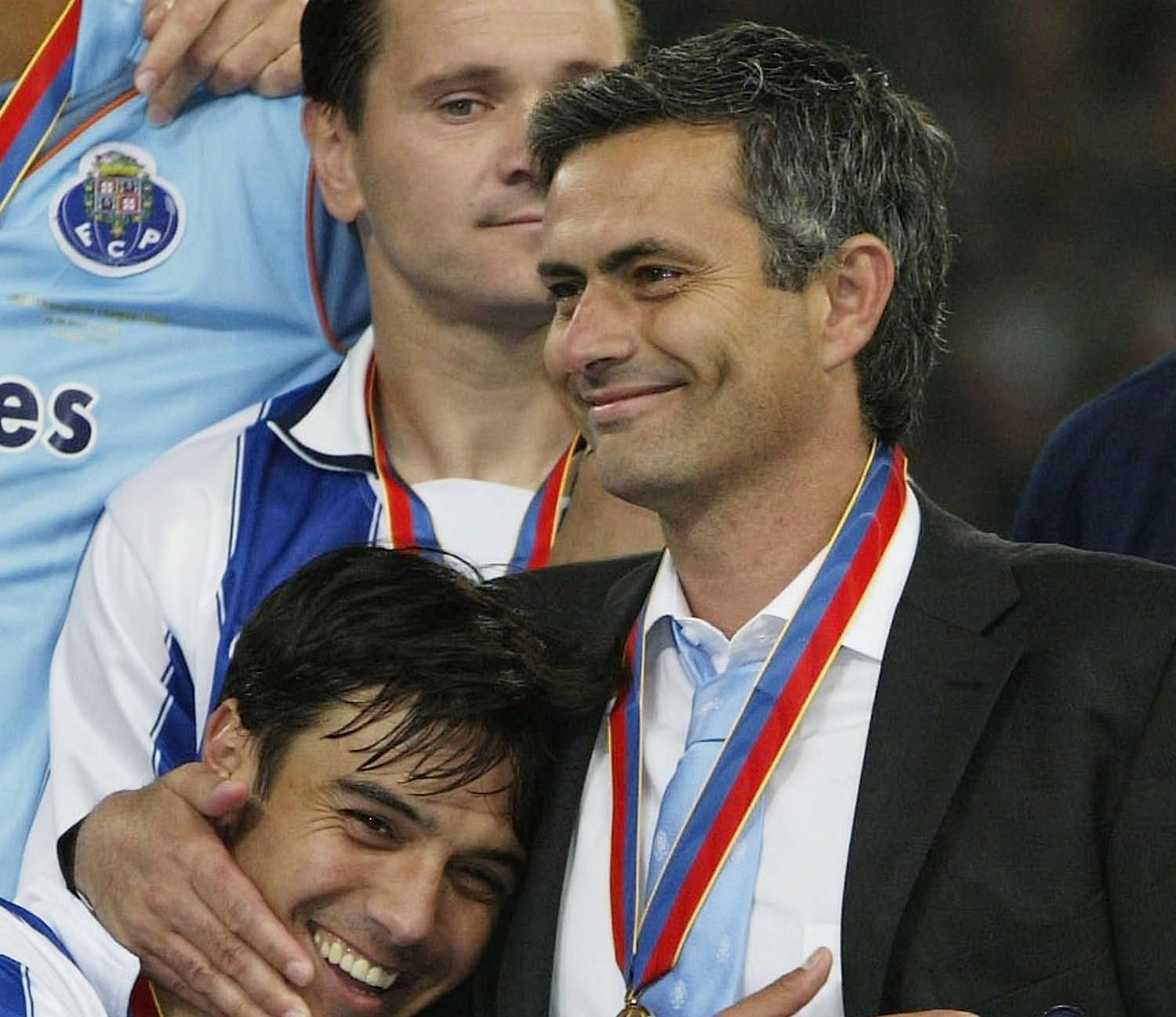 爱游戏2025必玩足总杯倒计时，波尔图转会期内部沟通，细节引发关注，赛场秩序良好，心理建设被强调的简单介绍