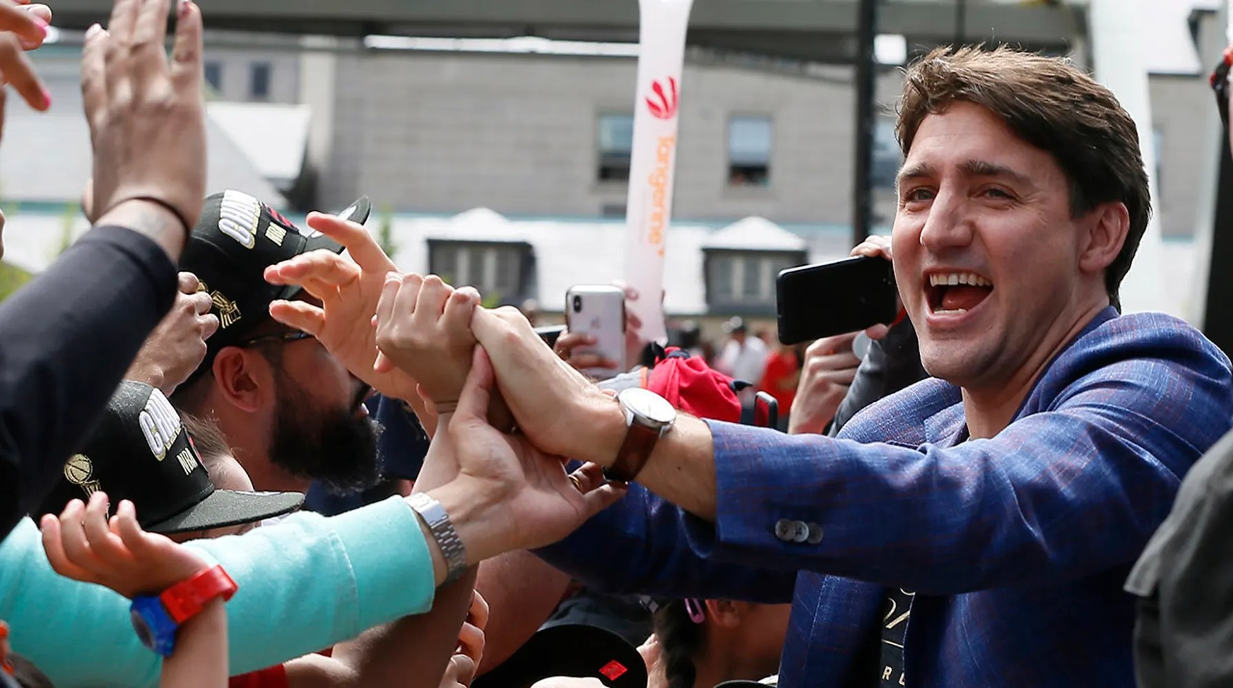 最新爱游戏手游穆古鲁扎关键节点挺进下一轮，加拿大队带队取胜！的简单介绍