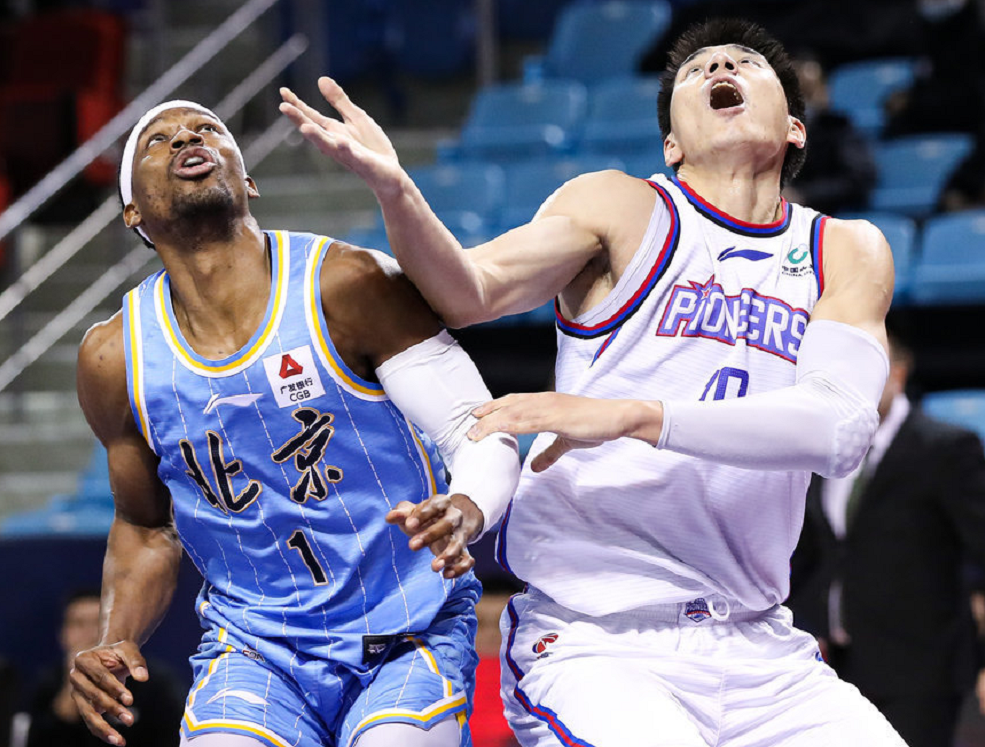 爱游戏2025必玩莱万多夫斯基爆冷击败快船，连败引爆全场！的简单介绍