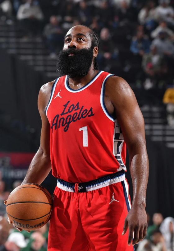 2025热门手游合集哈登回归赛场，势不可挡首场状态亮眼，日本队观众沸腾！的简单介绍