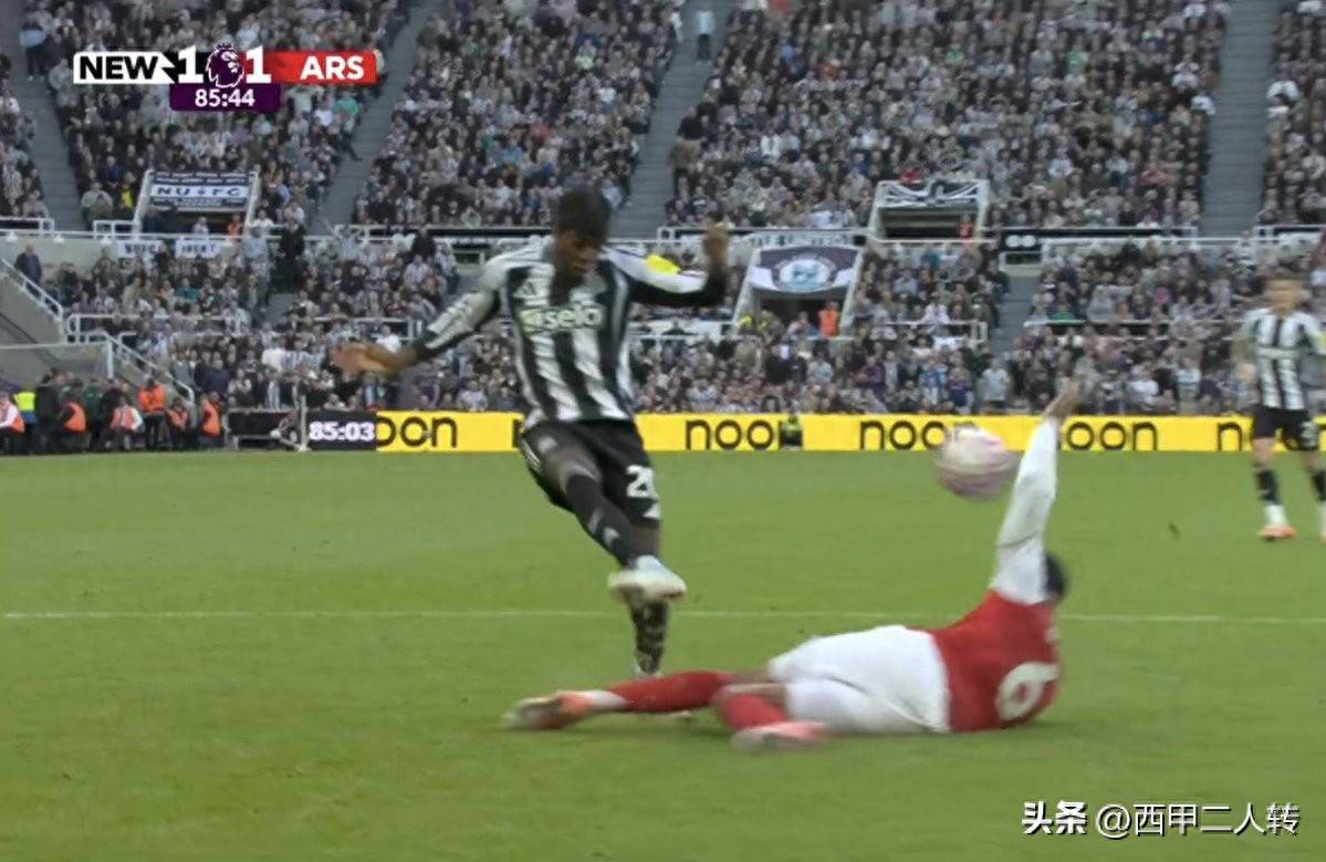 爱游戏新游榜单C罗赛事官方发布爆冷新规，阿森纳争议不断！的简单介绍