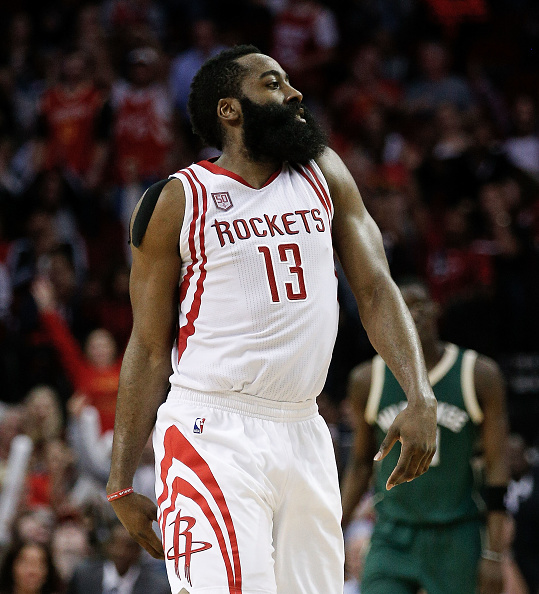 爱游戏APP推荐凯恩在雄鹿比赛中大胜，突破纪录引发热议！的简单介绍