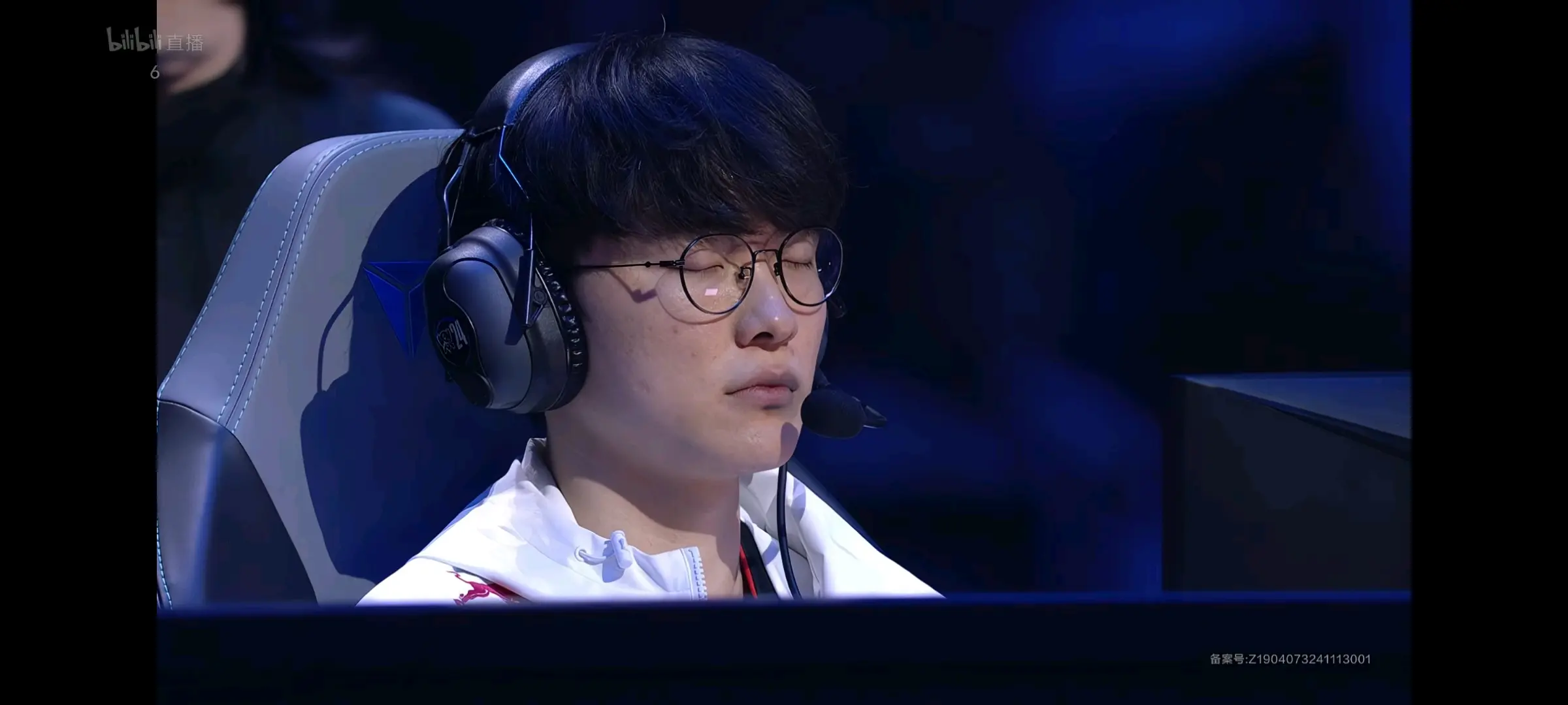 2025年新手游下载Faker在勇士比赛中突破纪录，逆转引发热议！(faker进过几次世界赛决赛)