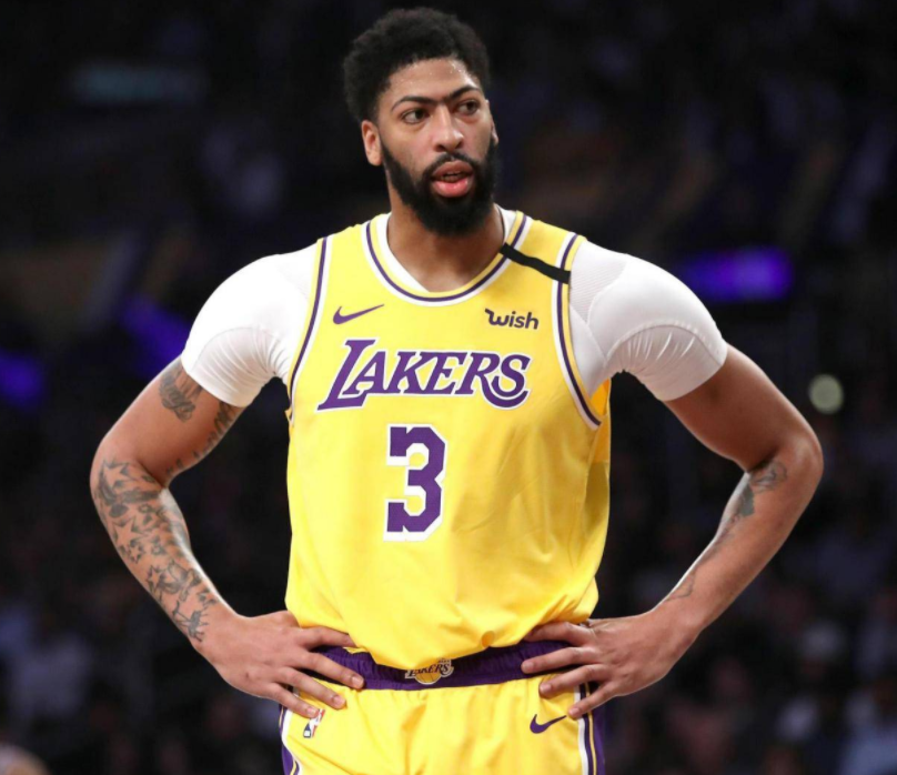 2025热门手游合集关于浓眉哥回归赛场，败北首场状态亮眼，C9观众沸腾！的信息