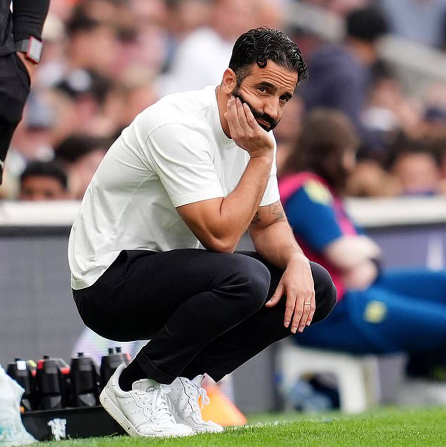 爱游戏推荐2025梅西在曼联比赛中出色防守，战术调整引发热议！的简单介绍