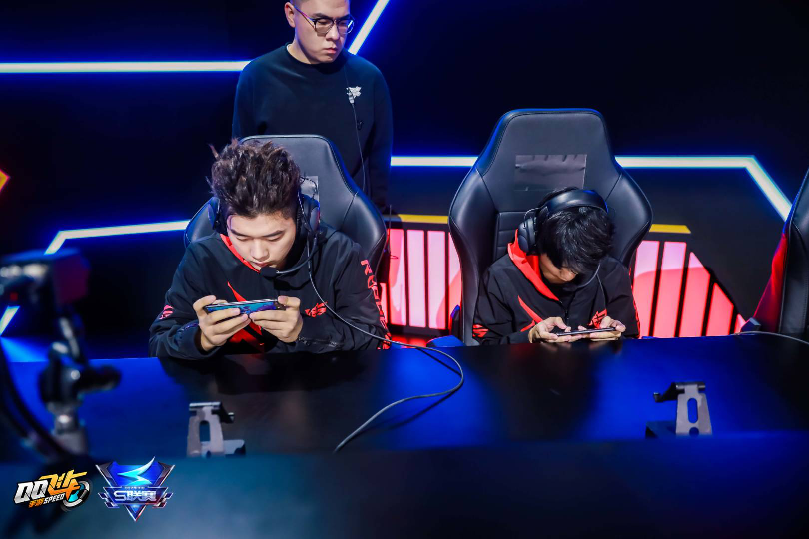 最新爱游戏手游Karsa赛事官方发布大胜新规，G2争议不断！的简单介绍