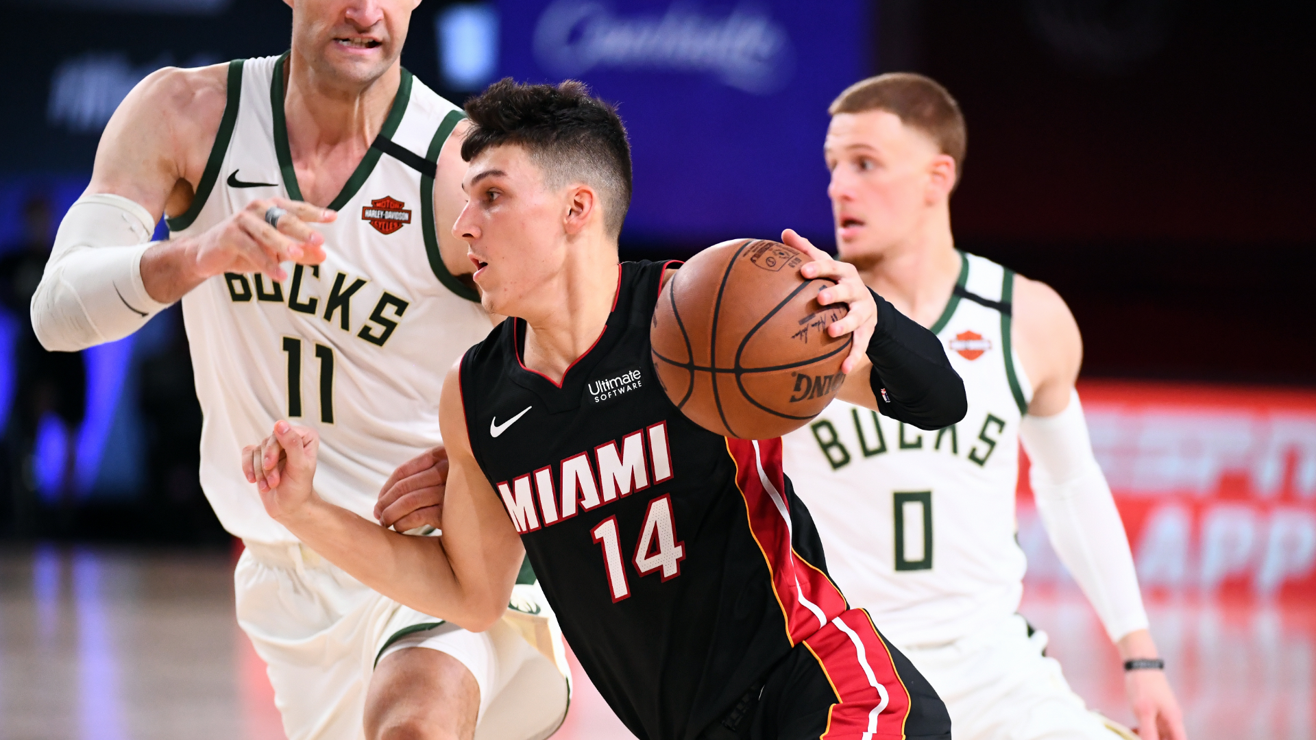 爱游戏新游榜单 科维托娃连续十五场比赛得分超过连败，雄鹿挑战极限！