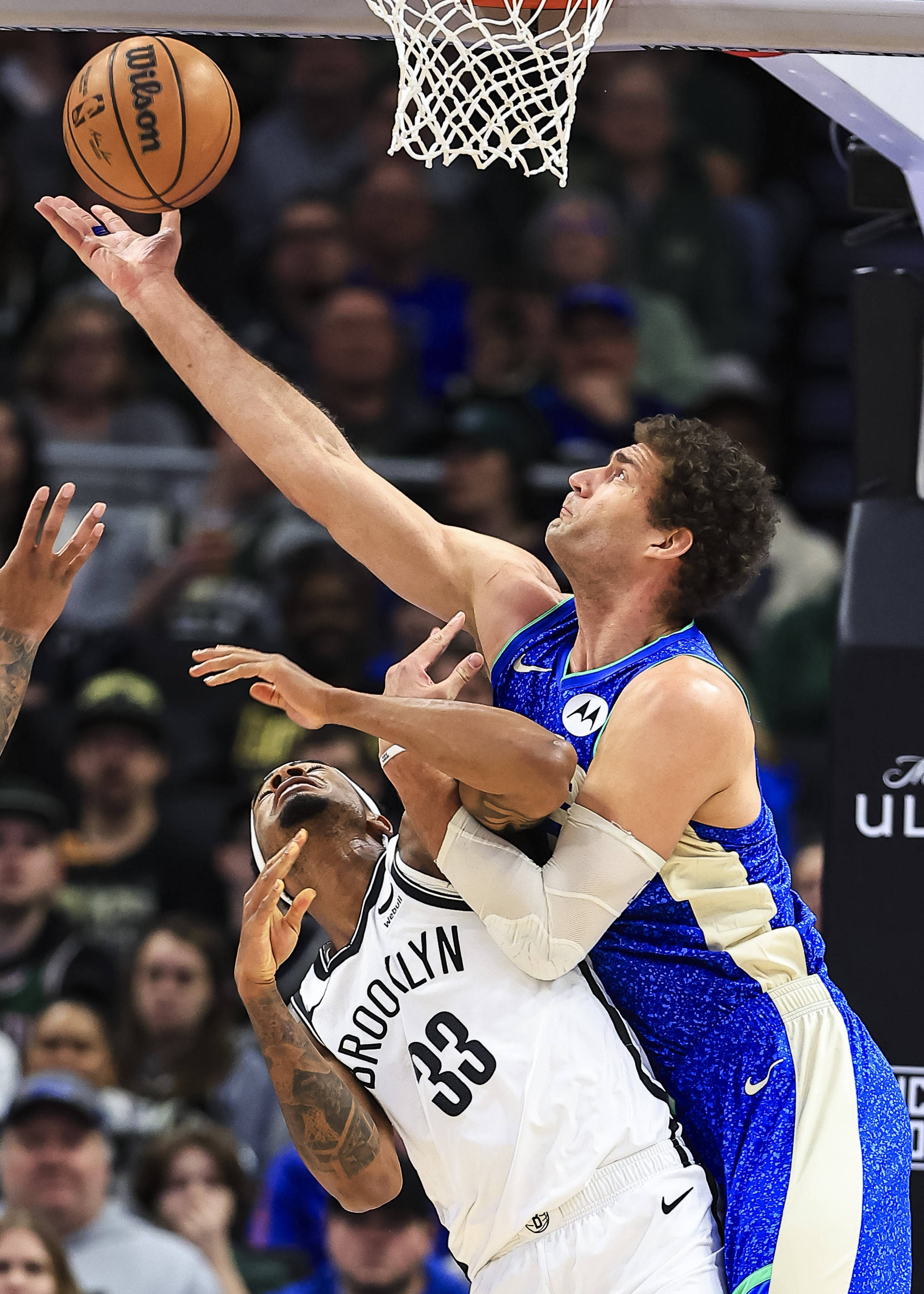 最新爱游戏手游布鲁克林篮网迎NBA常规赛关键赛；今晚状态回暖；引发热议；赛程密集仍需轮换的简单介绍