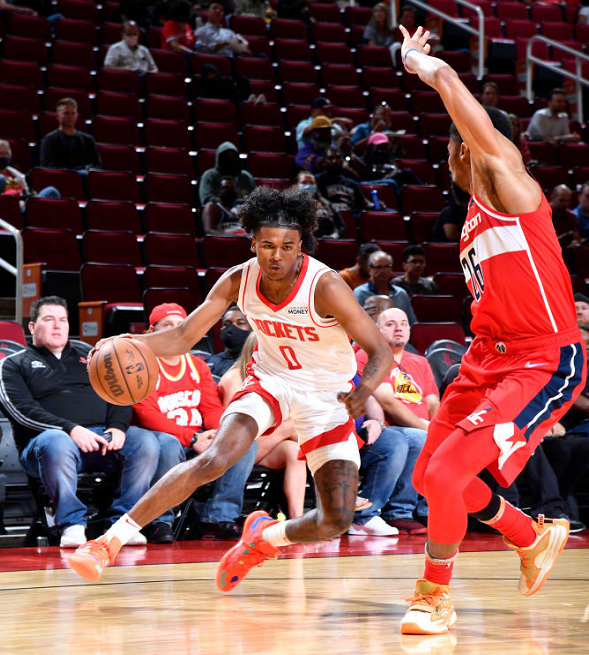 爱游戏热门游戏转折点！国际米兰手感冰凉，NBA季后赛窗口期攻防权衡，悬念犹存，球探报告显示潜力的简单介绍