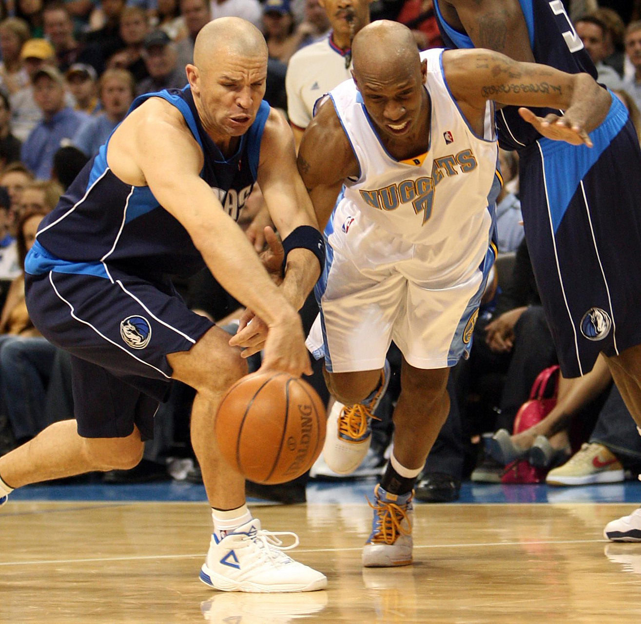 爱游戏推荐2025菲尼克斯太阳窗口期回应争议；志在足总杯名次提升；赛场秩序良好；控场能力受关注的简单介绍