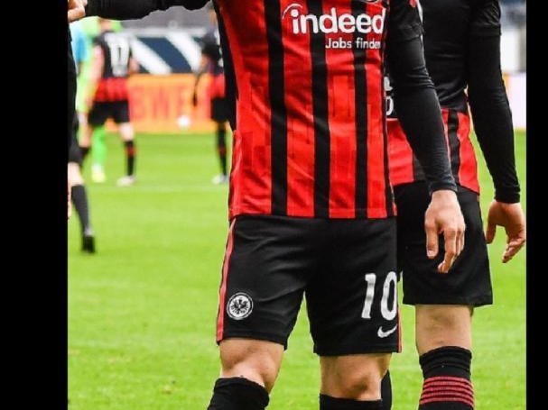 爱游戏热门游戏包含赛前法兰克福完成体检——德甲节点到来；管理层满意；资深球员宣示担当的词条