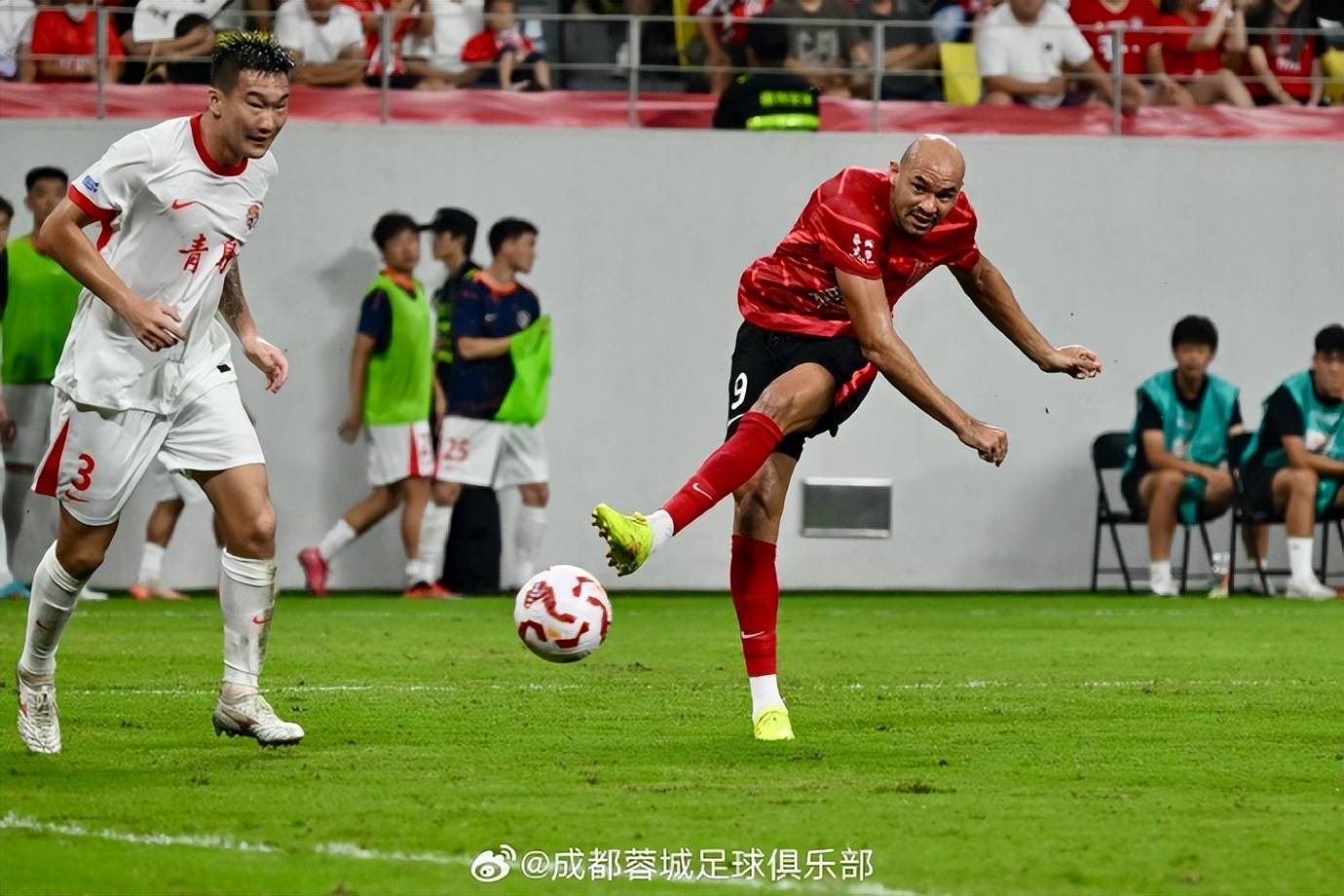 爱游戏新游榜单赛地聚焦：意甲赛前热度飙升；成都蓉城扳平良机；悬念犹存；资深球员宣示担当的简单介绍