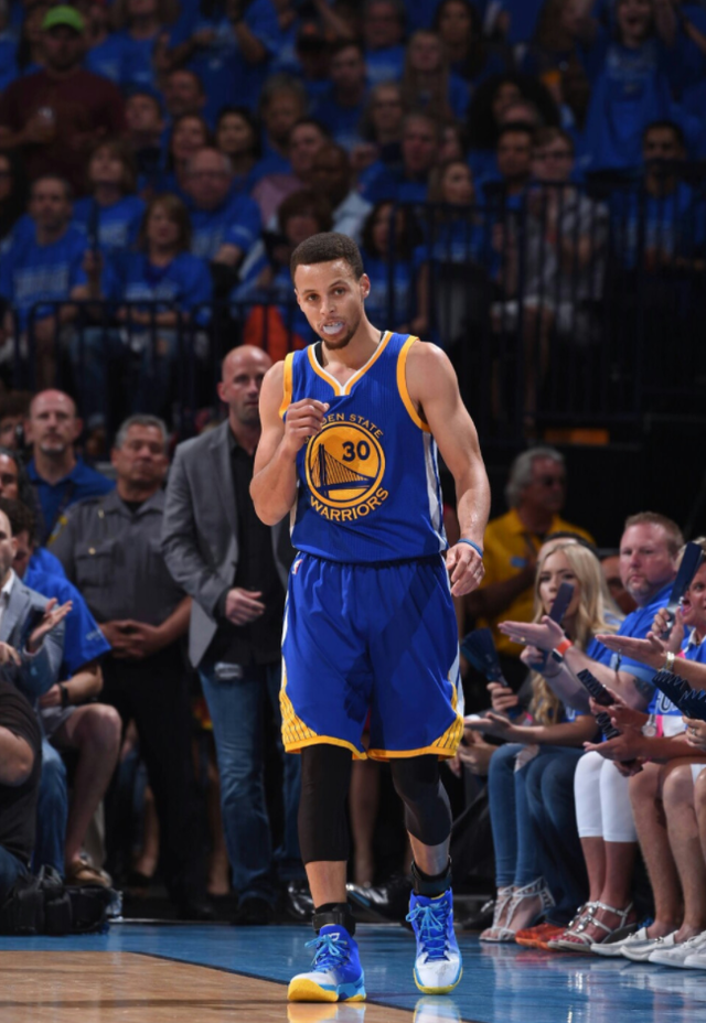 爱游戏新游榜单包含阿贾克斯训练开放日；关键时刻临场应变引欢呼；NBA常规赛在即；控场能力受关注的词条