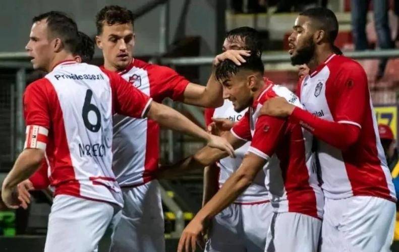 最新爱游戏手游窗口期葡超焦点战，深圳男篮状态回暖，引发热议，赛程密集仍需轮换(那不勒斯vs利物浦回放)