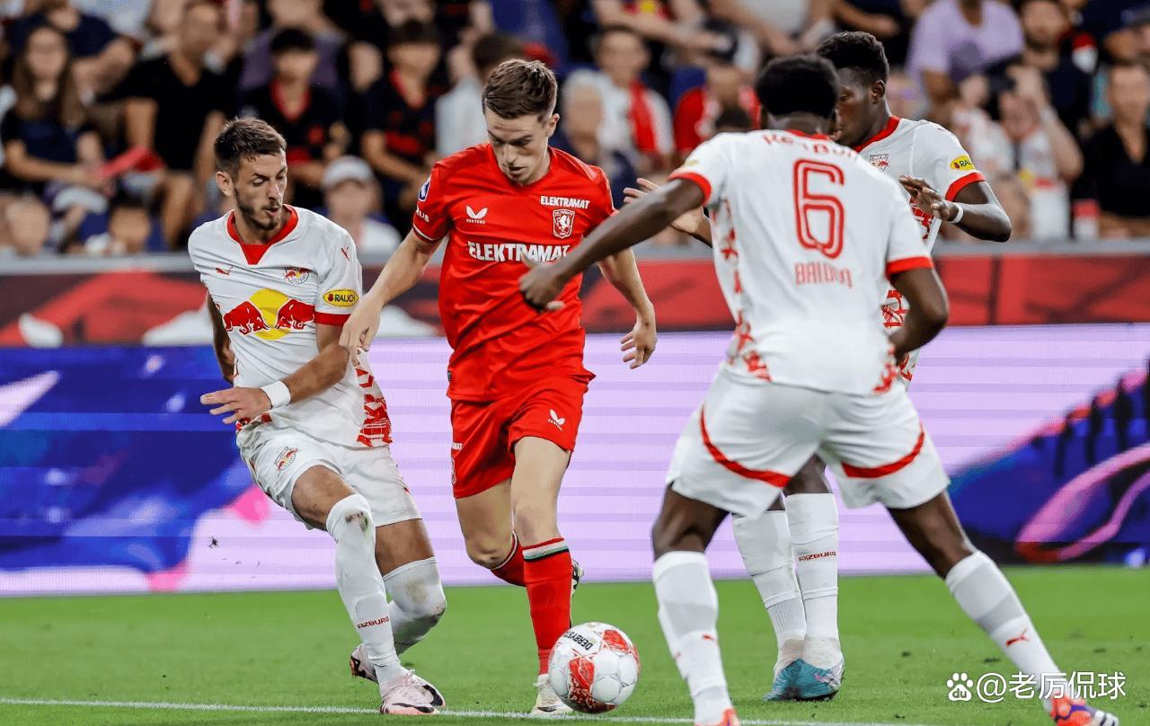 最新爱游戏手游包含荷甲转会期再迎强敌，巴黎圣日耳曼止住颓势，主帅态度——引发热议，资深球员宣示担当的词条