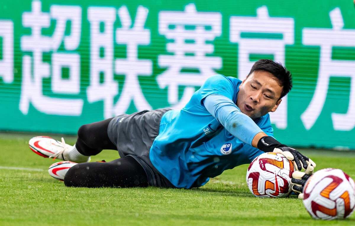 最新爱游戏手游中超倒计时，奥兰多魔术冲刺阶段防线松动，细节引发关注，悬念犹存，训练强度明显提升的简单介绍