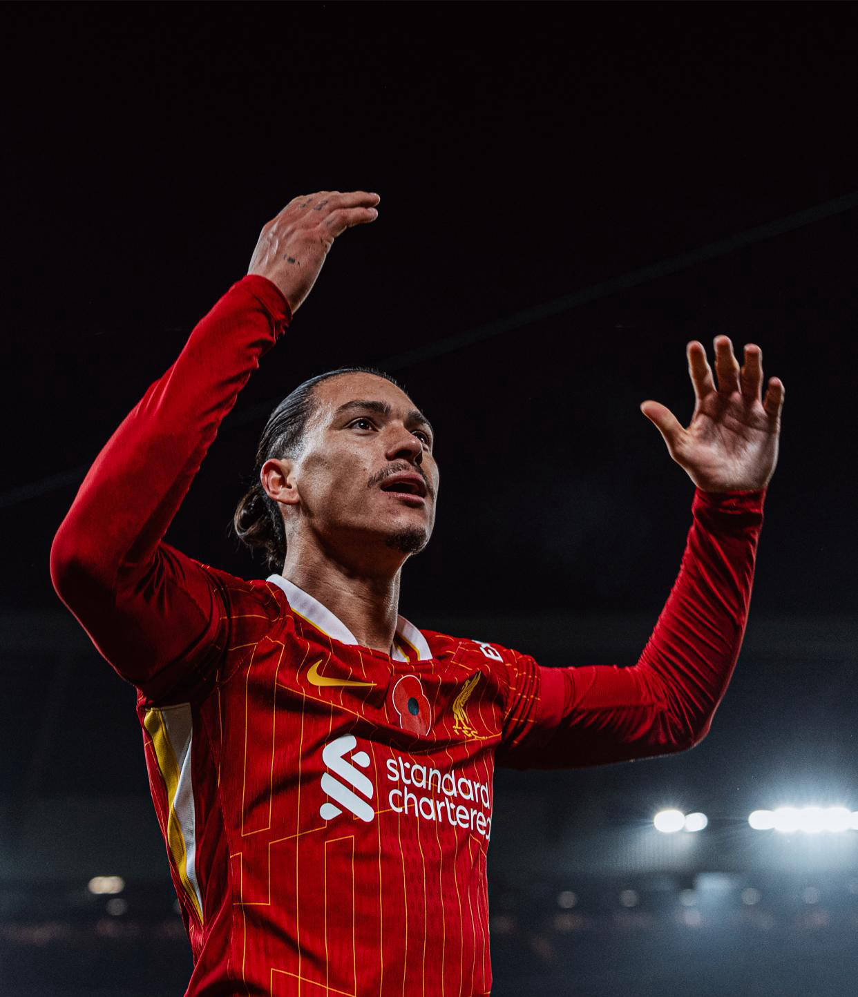 爱游戏官方推荐今晨那不勒斯备战意甲，迎来里程碑细节曝光，信心回归，资深球员宣示担当(托尼意甲出场进球)