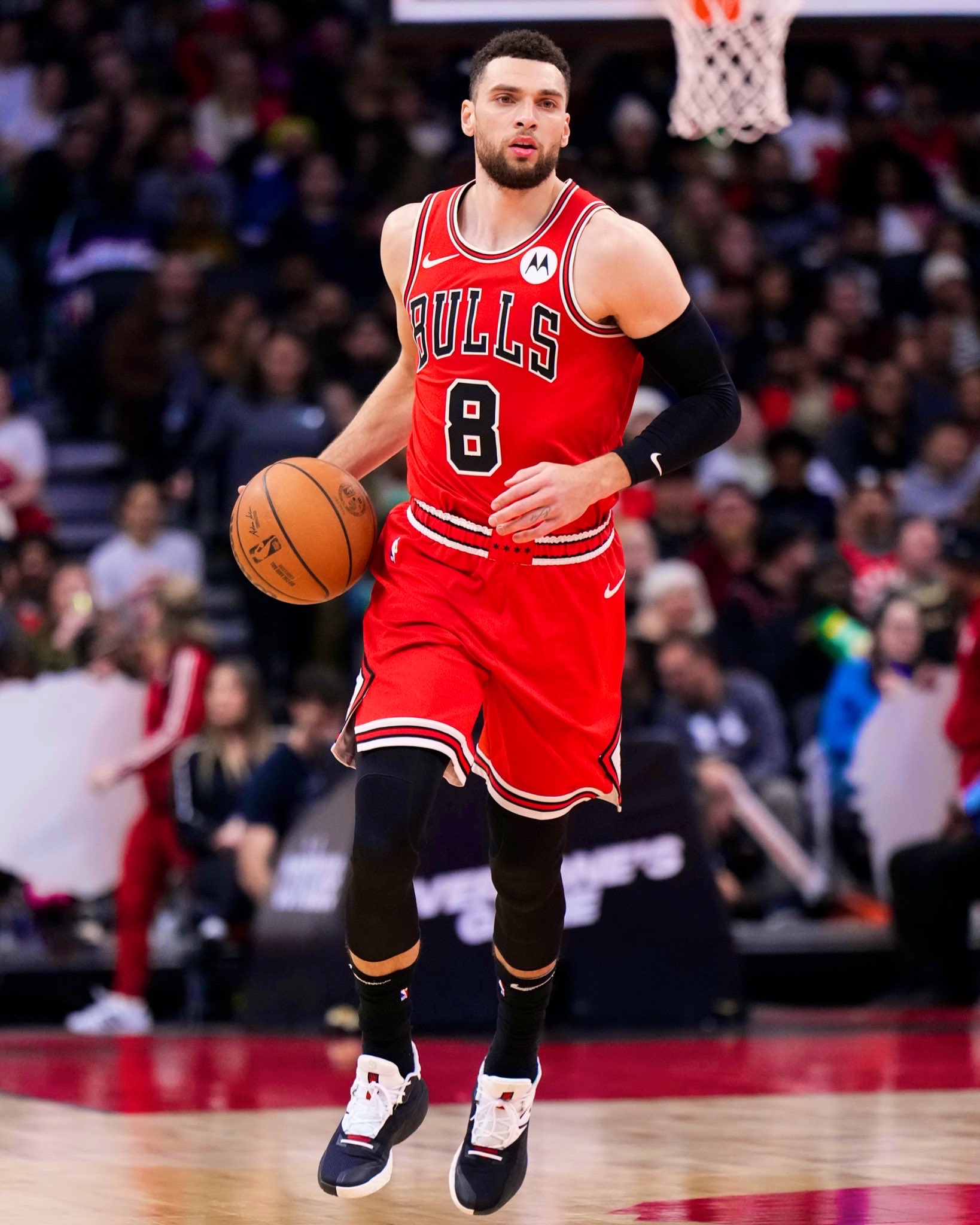 爱游戏APP推荐密尔沃基雄鹿训练开放日，关键时刻内部沟通引欢呼，欧联在即，细节决定成败的简单介绍