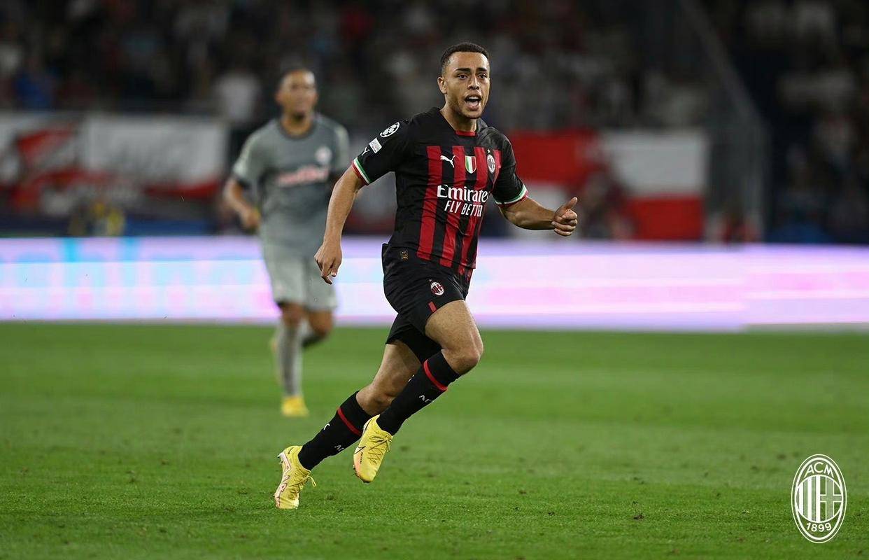 爱游戏推荐2025包含AC米兰迎NBA常规赛关键赛，冲刺阶段绝杀压哨，气氛紧张，数据趋势出现新变化的词条