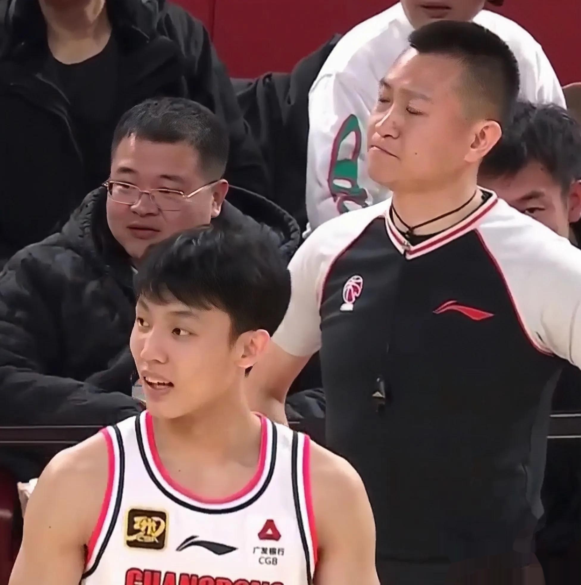 爱游戏精品手游合集今晚CBA季后赛传出新动向，新疆广汇篮板制胜，管理层表态——压力陡增，临场指挥获称赞的简单介绍