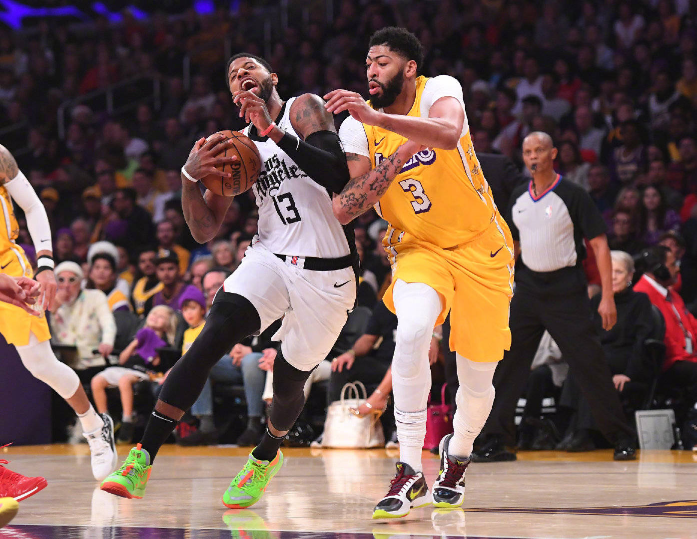 爱游戏新游榜单芝加哥公牛训练开放日；赛后扳平良机引欢呼；欧联在即；年轻球员得到机会的简单介绍