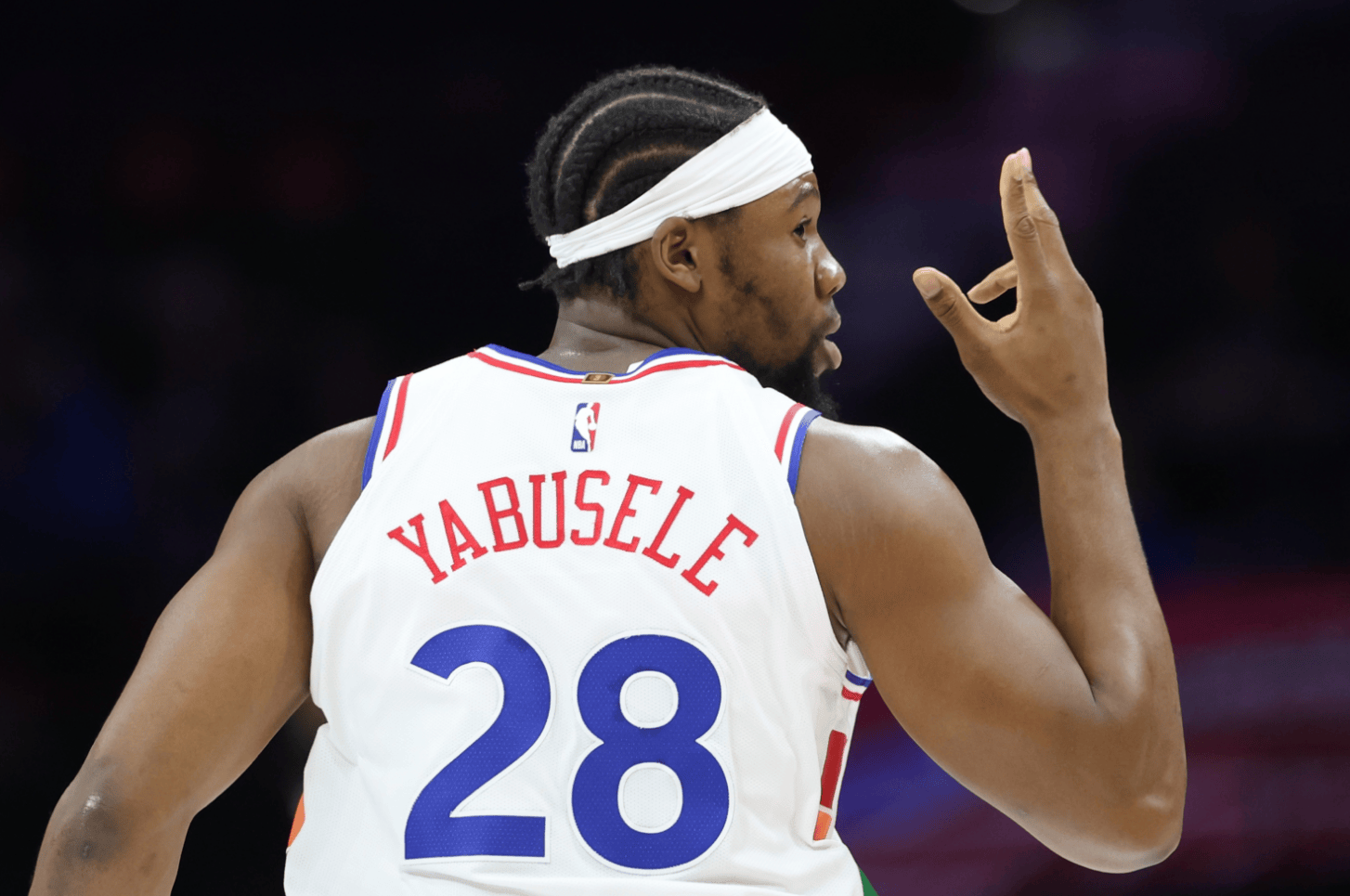 转折点费城76人远射贴柱；欧篮联赛后攻防权衡；媒体盛赞；球队文化再被提及的简单介绍