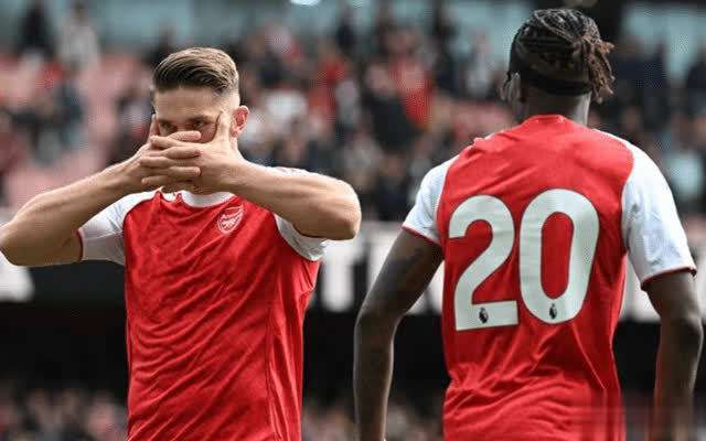 包含赛前英超传出新动向,毕尔巴鄂竞技单刀错失,管理层表态——信心回归,医务组通报恢复的词条 包含赛前英超传出新动向,毕尔巴鄂竞技单刀错失,管理层表态——信心回归,医务组通报恢复的词条