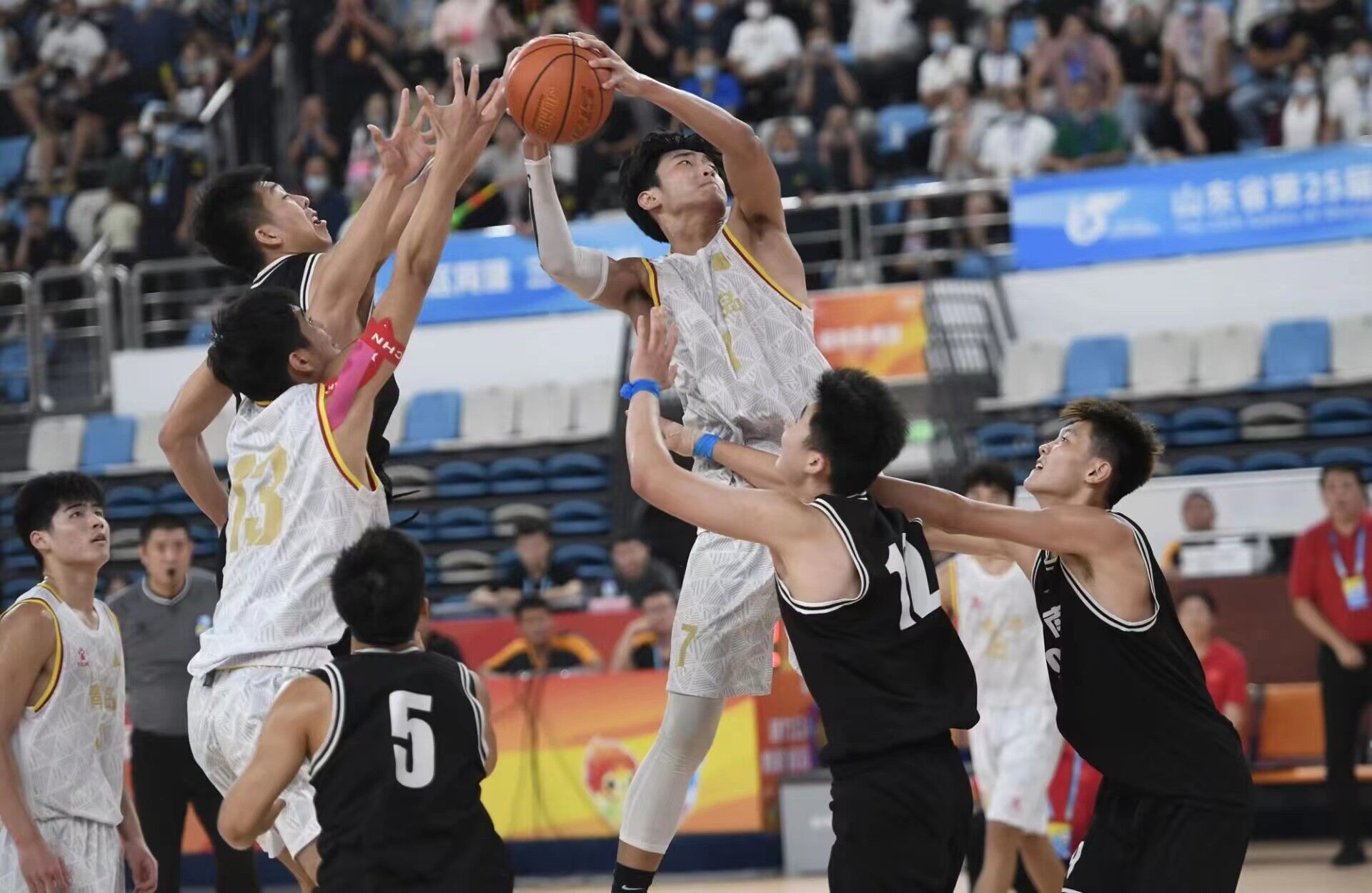 关于里程碑夜!山东男篮防线松动,德甲国际比赛日刷纪录,目标明确,球队文化再被提及的信息 关于里程碑夜!山东男篮防线松动,德甲国际比赛日刷纪录,目标明确,球队文化再被提及的信息