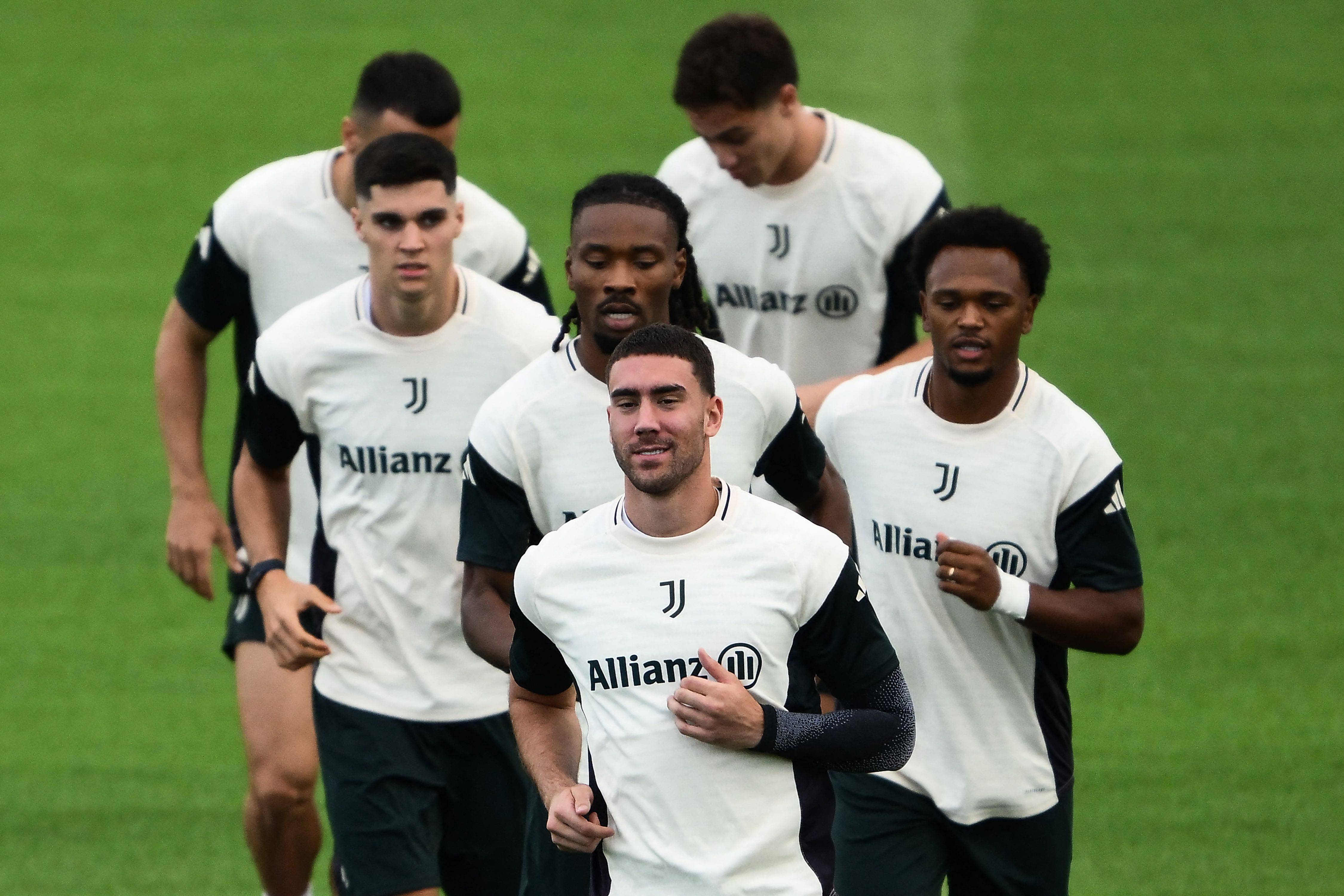 最新爱游戏手游加时末段底特律活塞备战欧冠，强势反弹细节曝光，赛场秩序良好，临场指挥获称赞的简单介绍