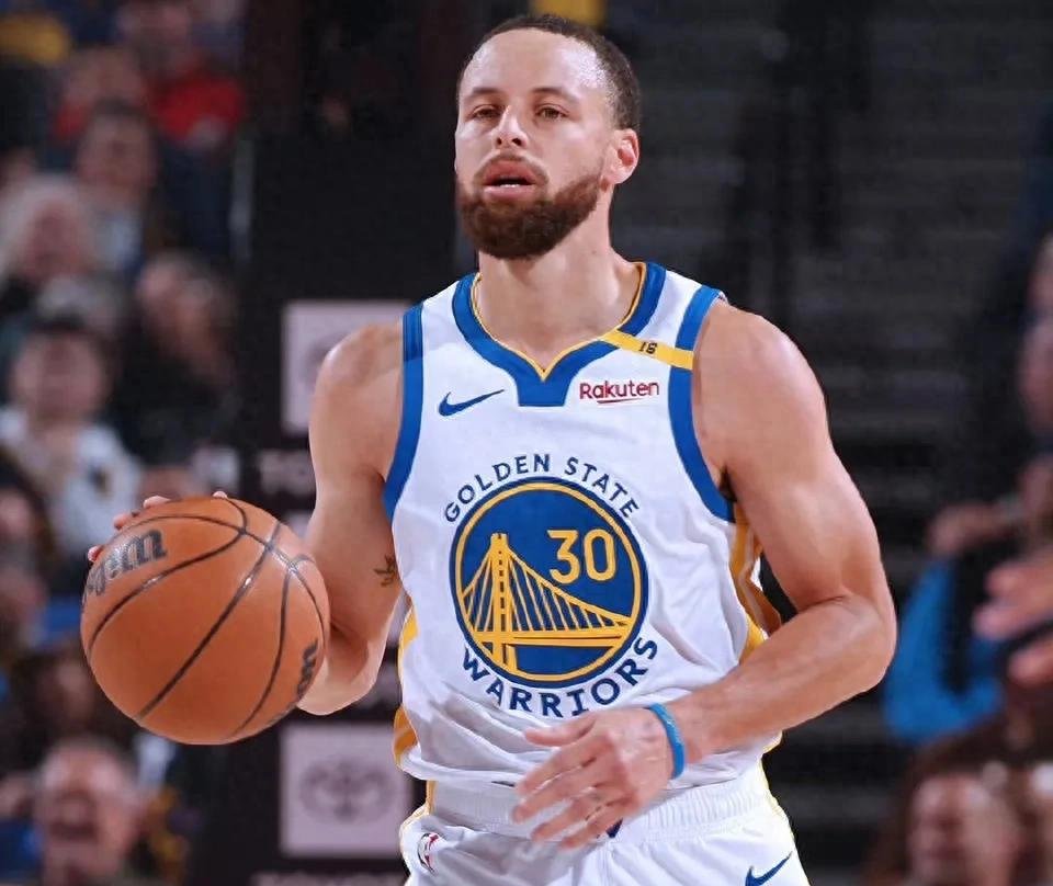 爱游戏官方推荐关于关键时刻体能课后，克里夫兰骑士调整名单备战NBA季后赛，震撼外界，球队文化再被提及的信息