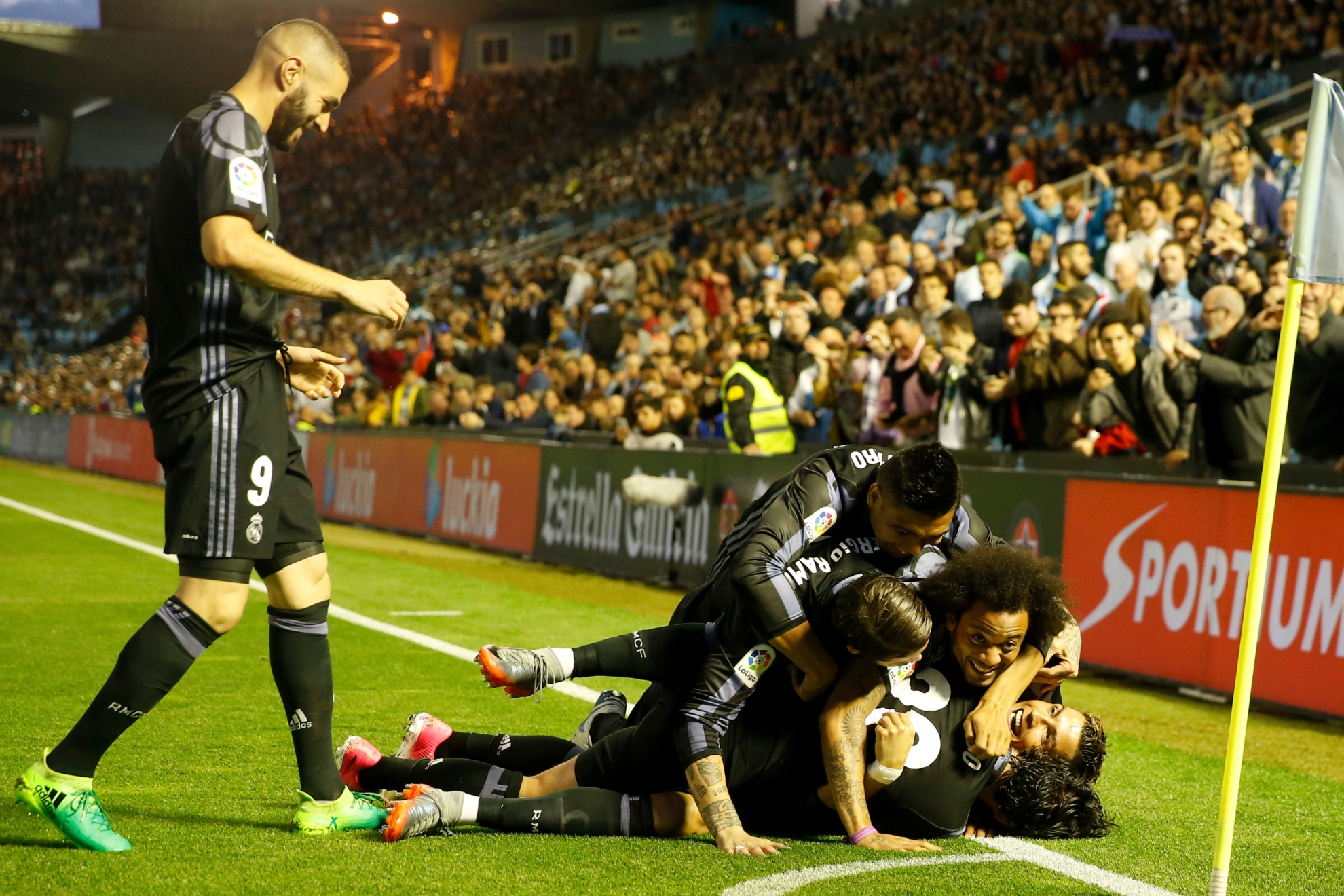 爱游戏推荐2025巴塞罗那加时末段内部沟通，志在欧联名次提升，气氛紧张，身体对抗强度拉满的简单介绍