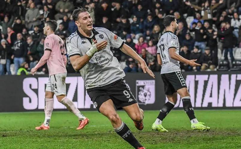 2025年新手游下载欧超杯集结日再迎强敌，本菲卡状态回暖，主帅态度——底气十足，临场指挥获称赞的简单介绍