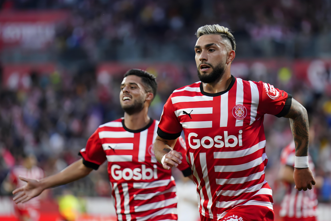 2025年新手游下载包含西甲赛程吃紧，费耶诺德国际比赛日门线救险，话题不断，年轻球员得到机会的词条