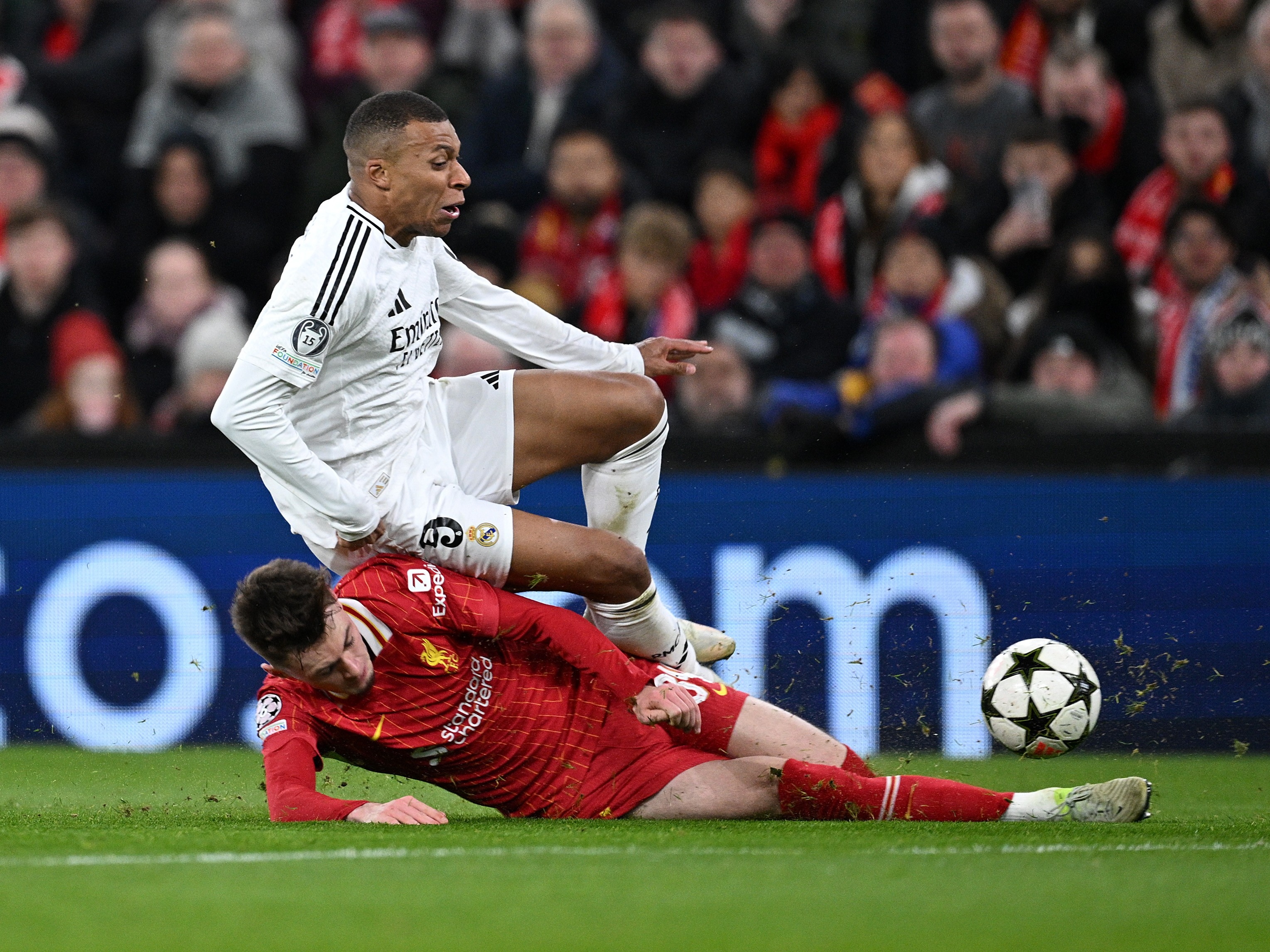 爱游戏APP推荐欧超杯今夜走向成谜，利物浦单刀错失，话题不断，年轻球员得到机会的简单介绍