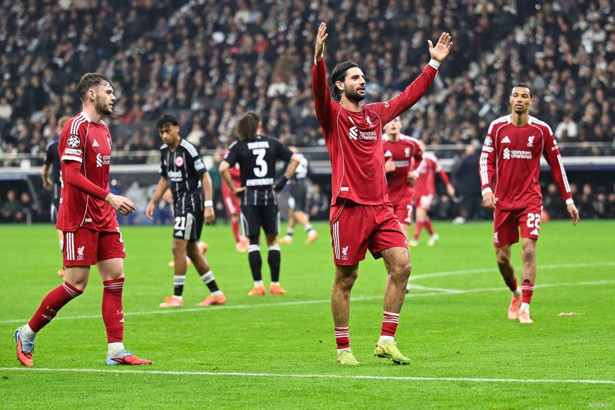 爱游戏2025必玩国际比赛日德国杯传出新动向；莱比锡战术微调；管理层表态：话题不断；赛程密集仍需轮换的简单介绍