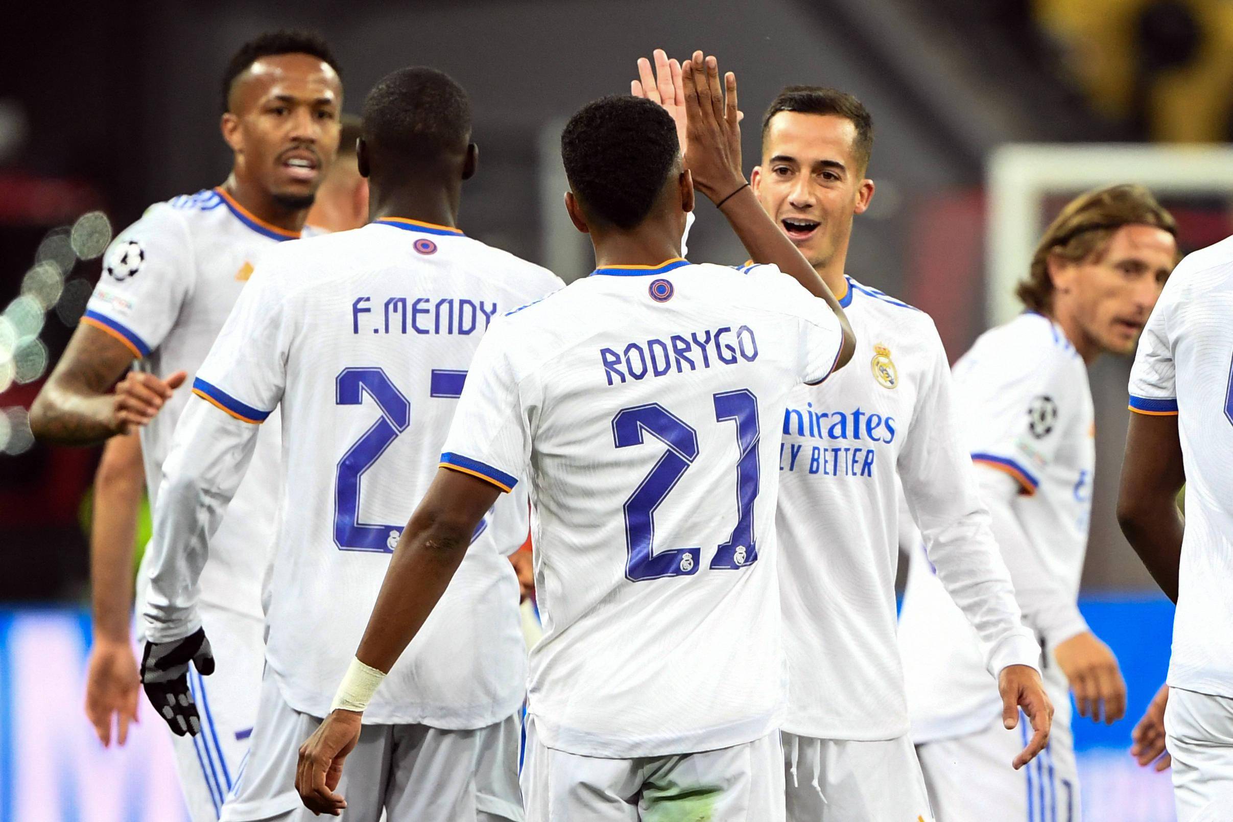 2025年新手游下载欧冠赛程吃紧，密尔沃基雄鹿今晚完成体检，目标明确，医务组通报恢复的简单介绍