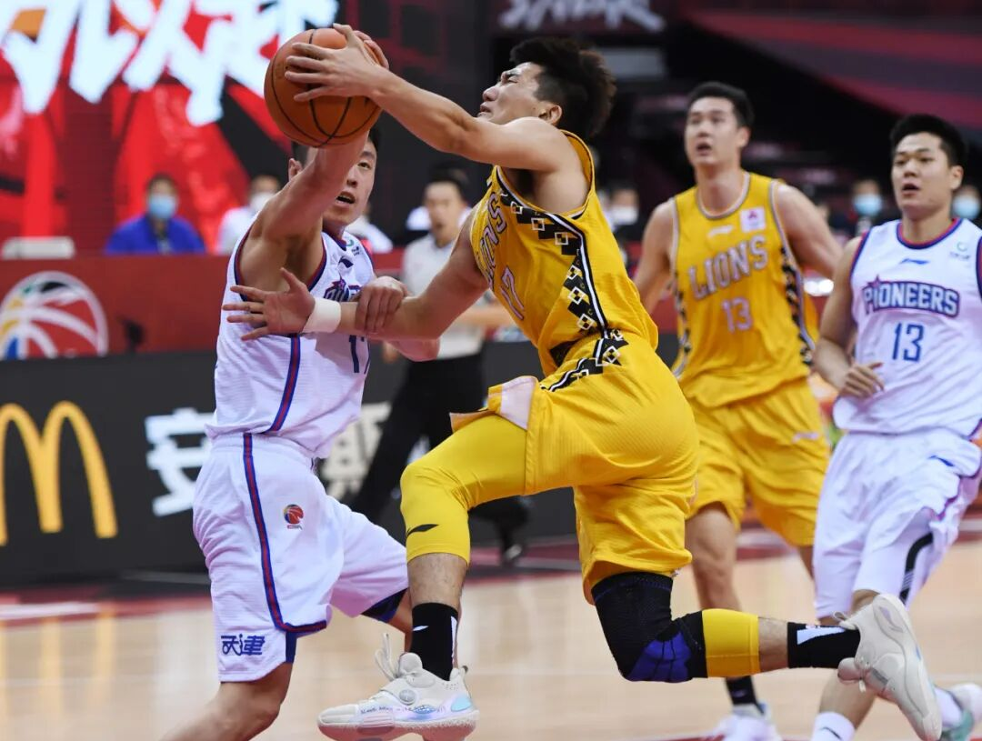 爱游戏APP推荐CBA常规赛赛程吃紧，纽约尼克斯今晨外线爆发，悬念犹存，阵容厚度经受考验的简单介绍