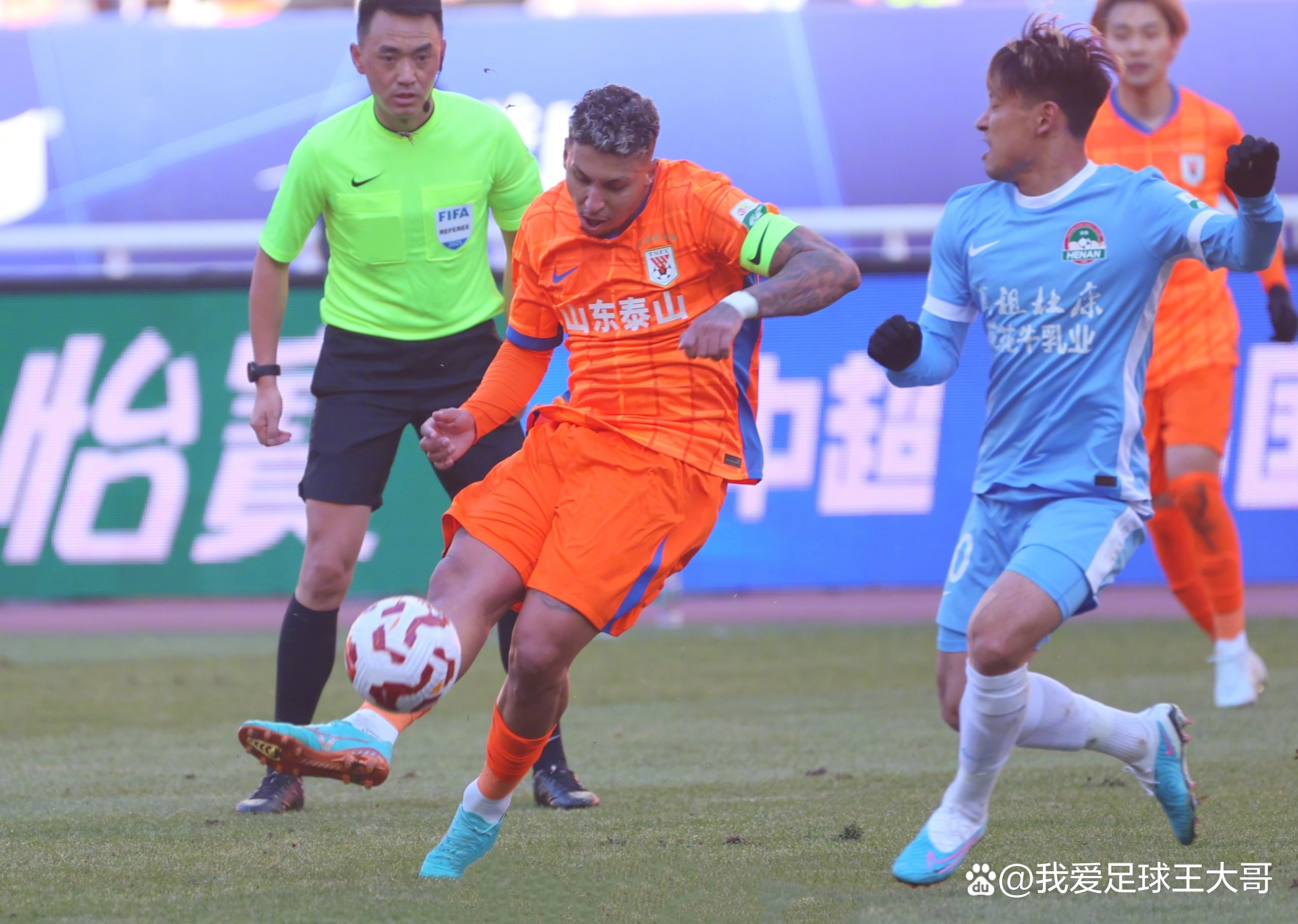 2025年新手游下载中超倒计时，山东泰山关键时刻临场应变，细节引发关注，目标明确，细节决定成败的简单介绍