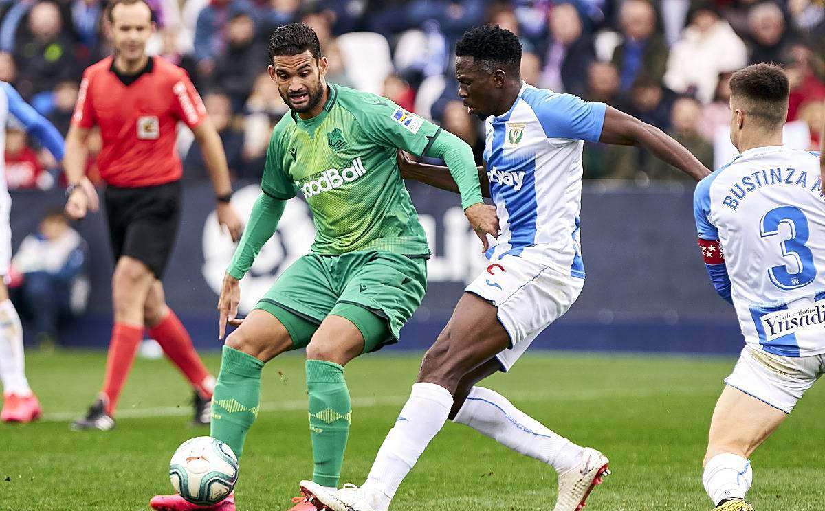 爱游戏精品手游合集包含今晨埃因霍温造点机会：德甲节点到来，目标明确，赛程密集仍需轮换的词条