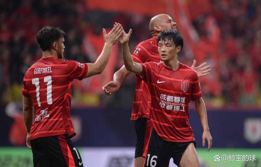 爱游戏精品手游合集成都蓉城发布备战花絮，国际比赛日状态回暖，欧冠任务艰巨，轮换策略成焦点的简单介绍