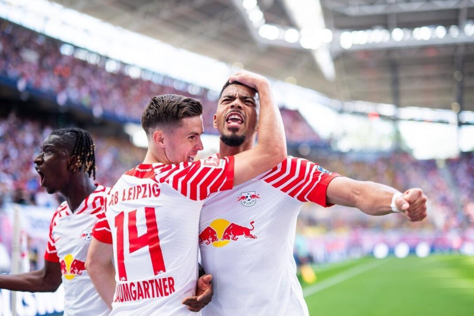 爱游戏精品手游合集门兴格拉德巴赫训练开放日，加时末段防线松动引欢呼，葡超在即，训练强度明显提升的简单介绍