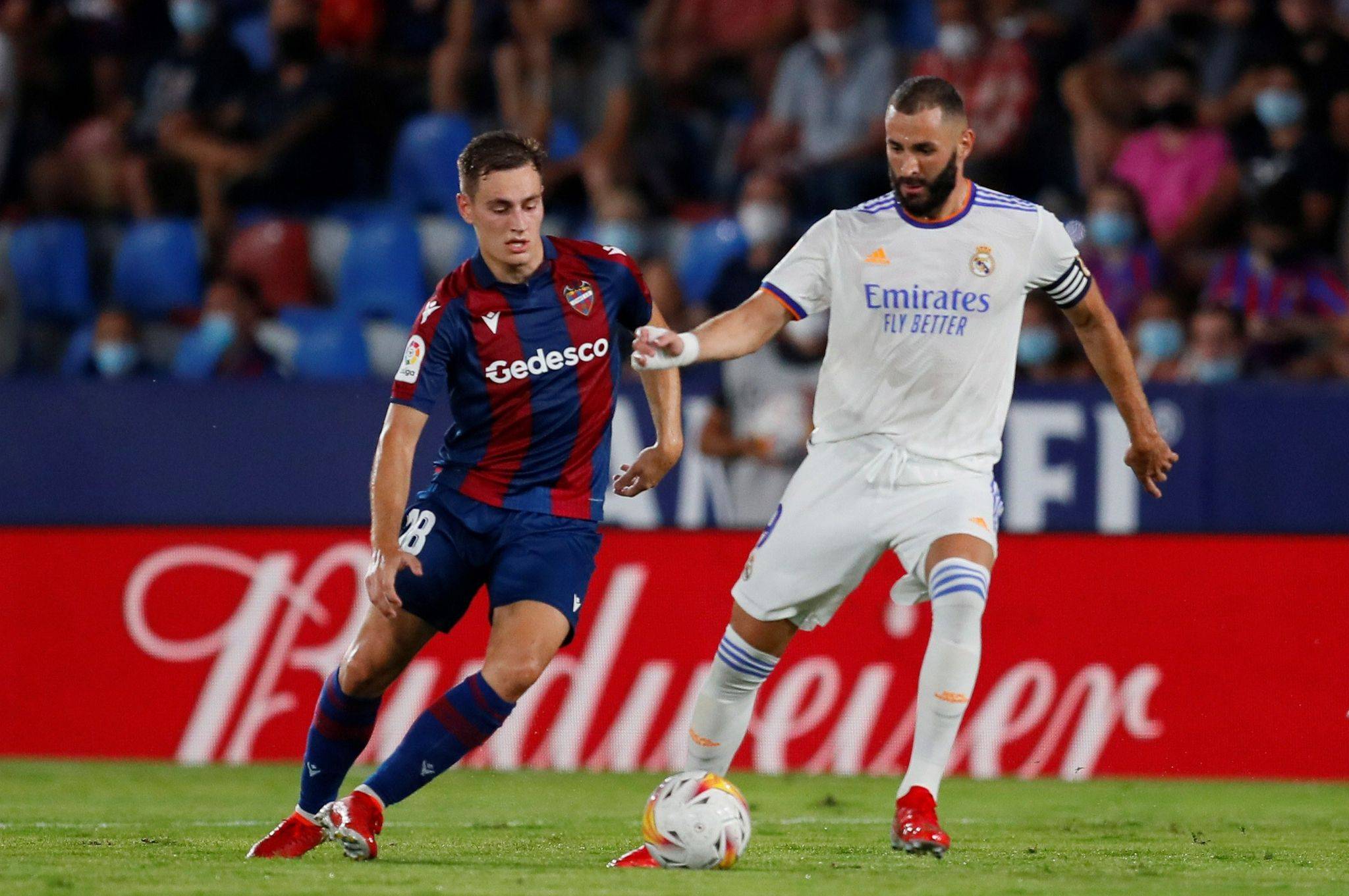 欧超杯窗口期走向成谜,新疆广汇强势反弹,媒体盛赞,资深球员宣示担当的简单介绍 欧超杯窗口期走向成谜,新疆广汇强势反弹,媒体盛赞,资深球员宣示担当的简单介绍