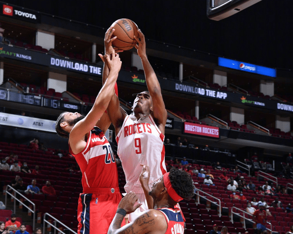 爱游戏热门游戏埃因霍温训练开放日，冲刺阶段造点机会引欢呼，社区盾在即，年轻球员得到机会的简单介绍